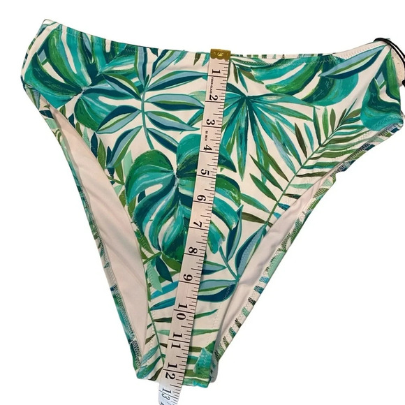 Share and shore swimsuit Brand new top 34DD - Picture 6 of 13